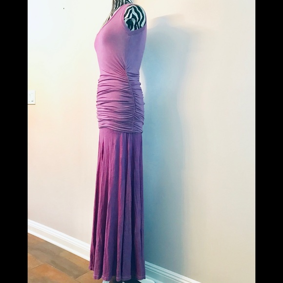 EUC 5  star Dress- ruched top -flowy skirt - Picture 2 of 6